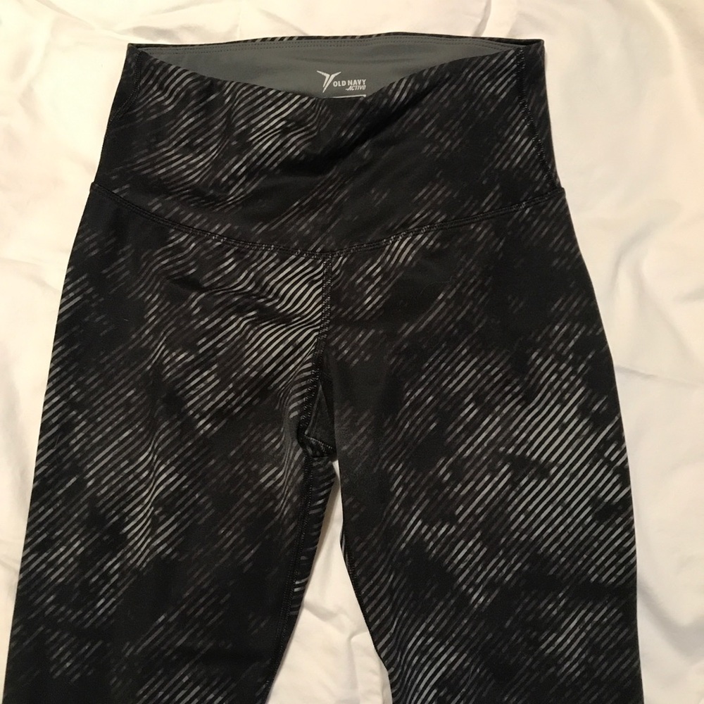 Old Navy active cropped tights